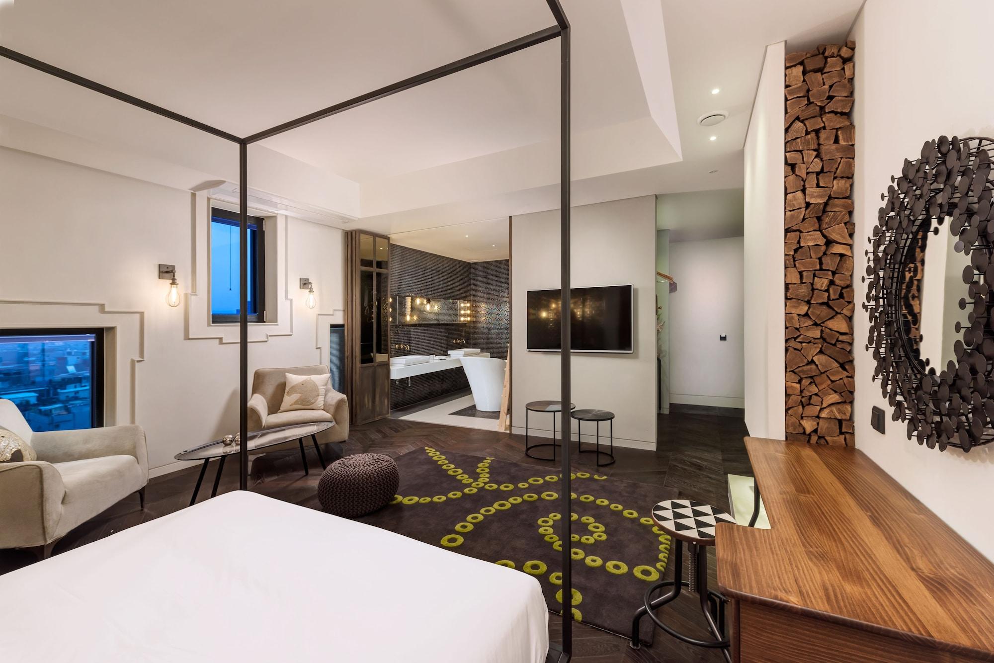 Hotel The Designers Kondae 3* Seoul