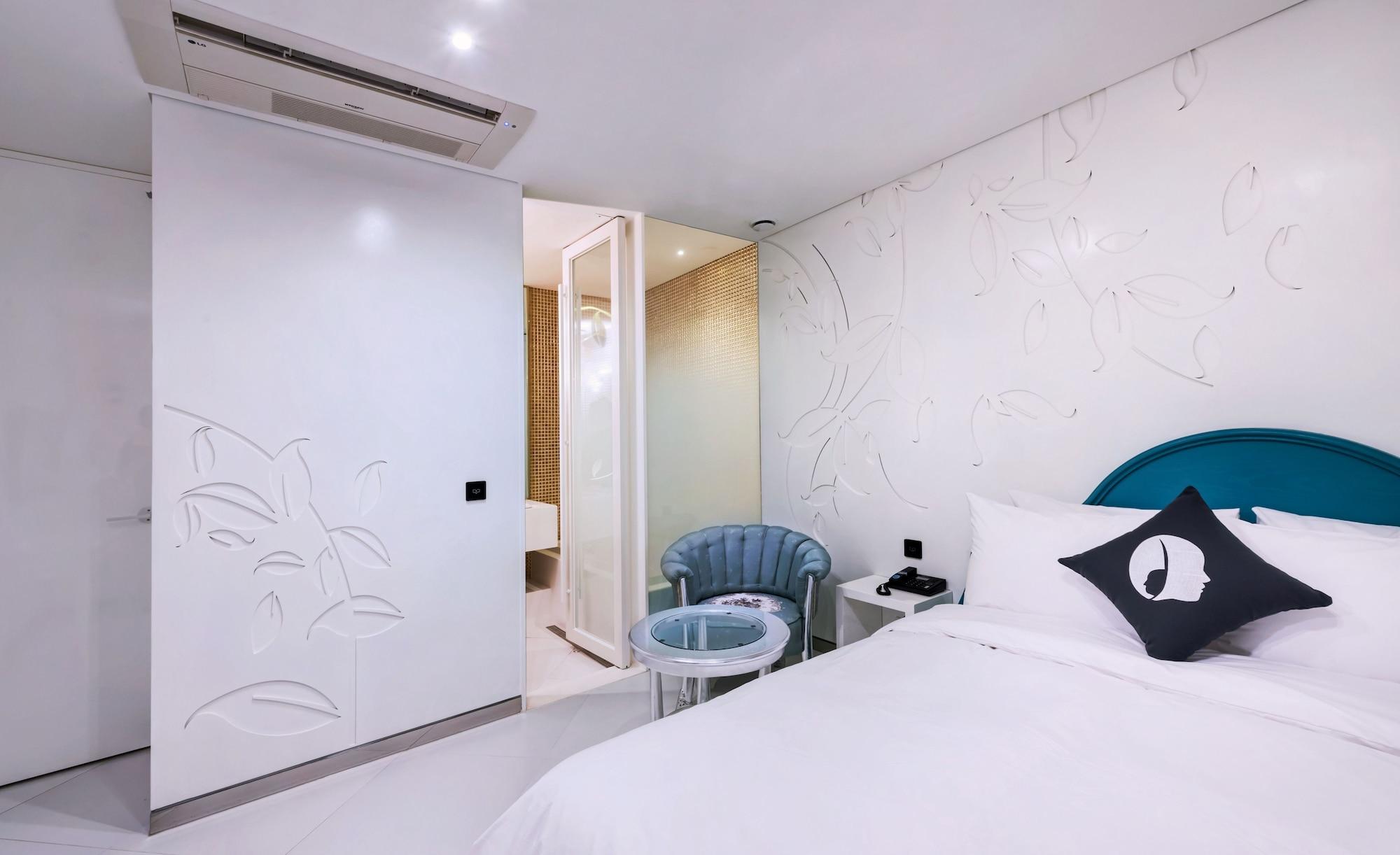 Hotel The Designers Kondae 3* Seoul