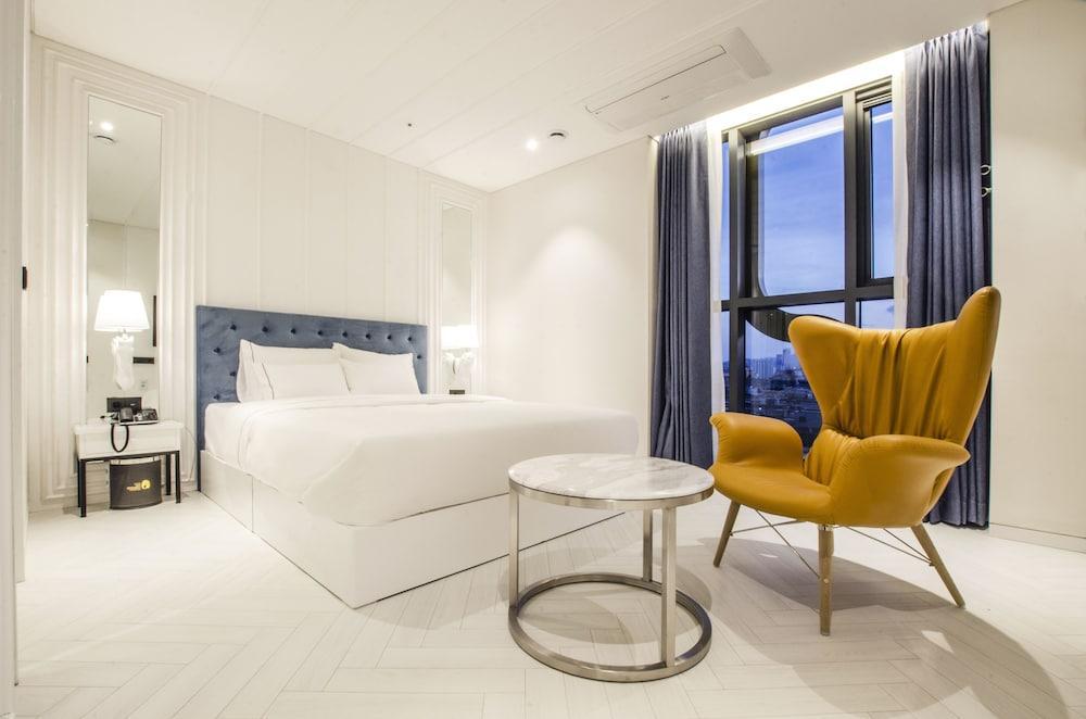 Hotel The Designers Kondae 3*